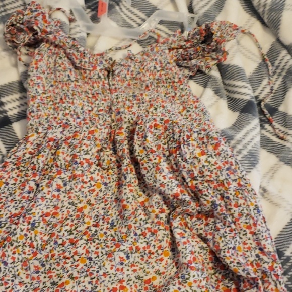 Dress - Picture 2 of 4